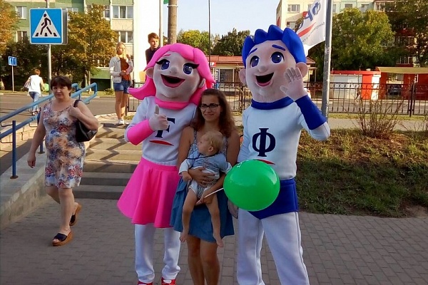 Фред и Стелла поздравили жителей Солигорска с 60-летием города и Днем Шахтера